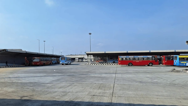 Local near Qia Chamundeshwari Nagar, Anakaputhur, Chennai